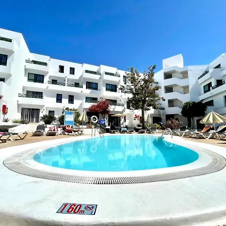 One Bedroom With Pool Views, Wifi In Puerto Del Carmen Apartment *